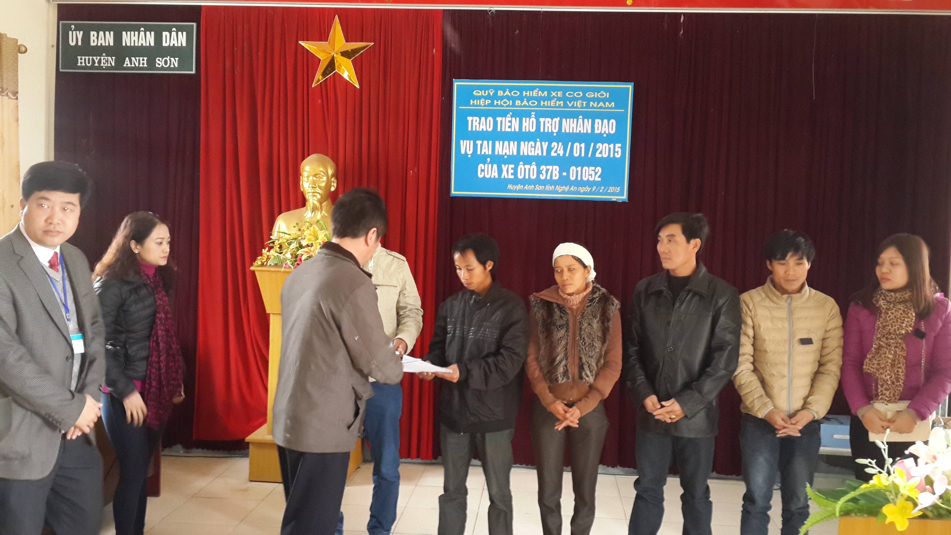 Trao hỗ trợ nhân đạo cho nạn nhân vụ tai nạn giao thông tại Thanh Hóa